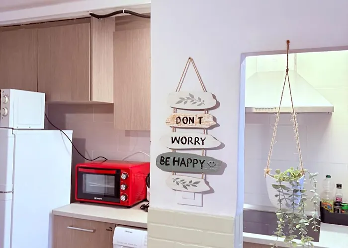 Stunning Flat For 6 People 3 Blocks From The Beach Plus Welcome Breakfast